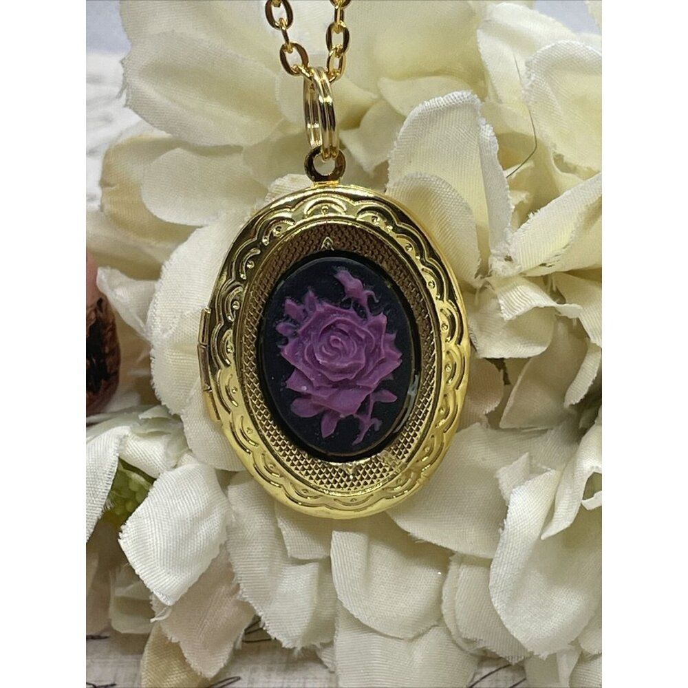 Black Plum Gothic Vintage Dark Rose Cameo Locket Pendant Necklace Woman Gold